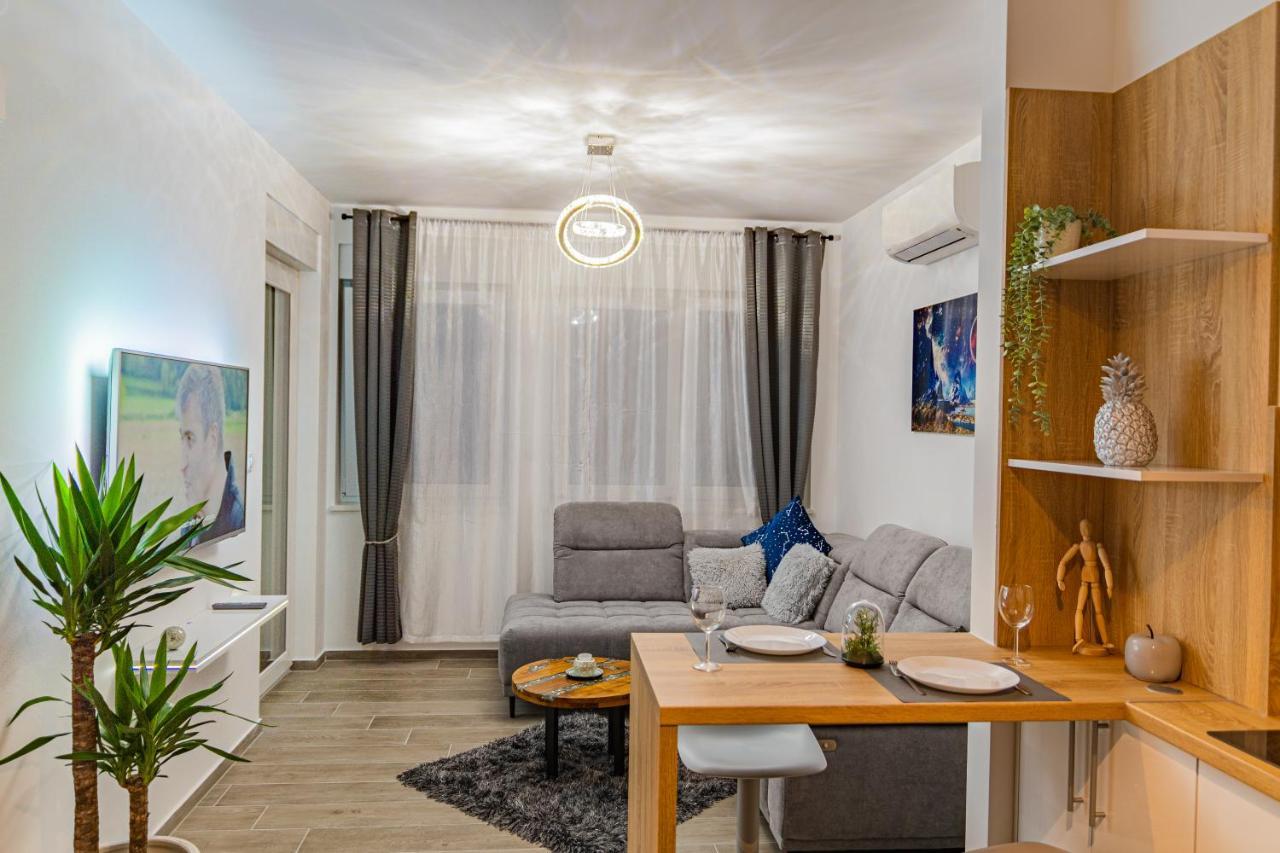 Jacuzzi - Flexible Selfcheckins 20 - Zagreb - Luxury - Garage - Smart - Brand New - Apartments Repinc Exterior foto