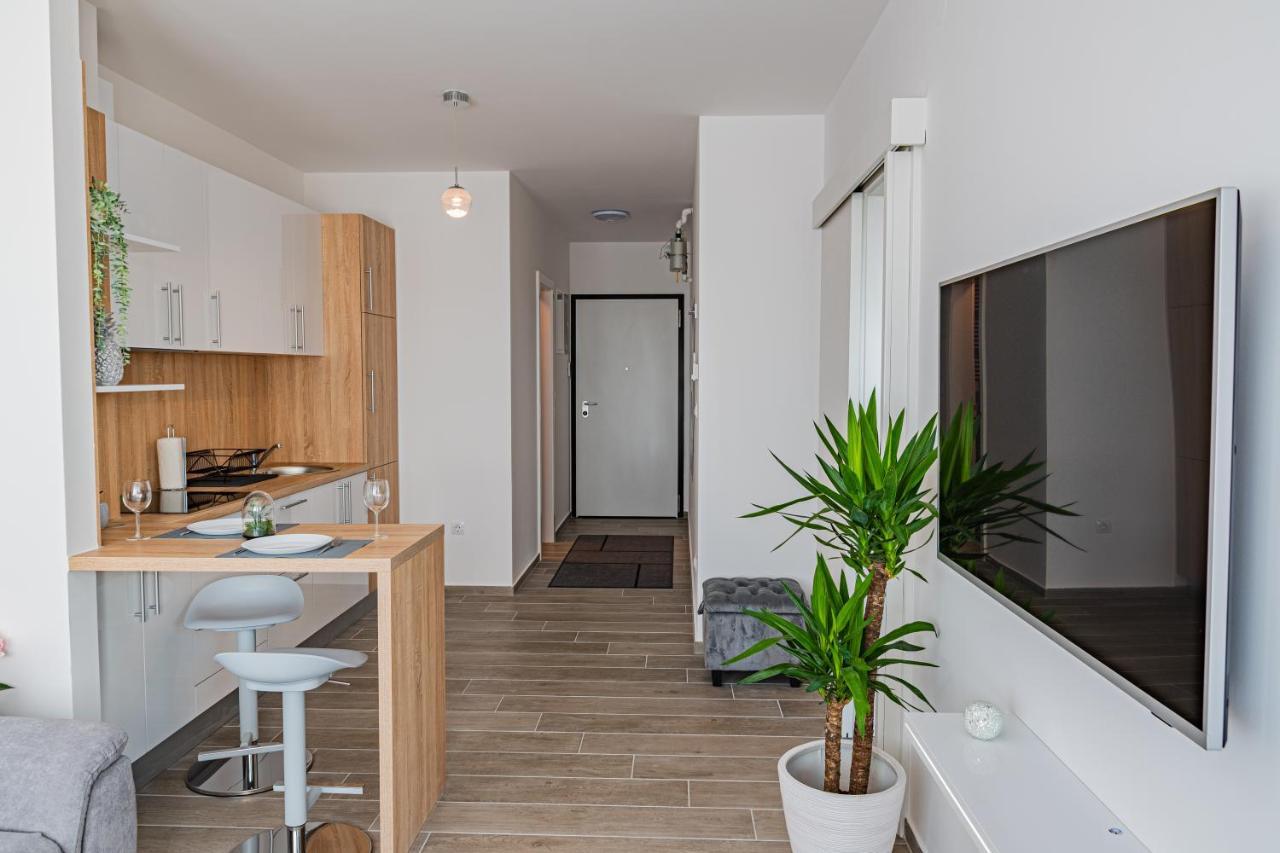 Jacuzzi - Flexible Selfcheckins 20 - Zagreb - Luxury - Garage - Smart - Brand New - Apartments Repinc Exterior foto