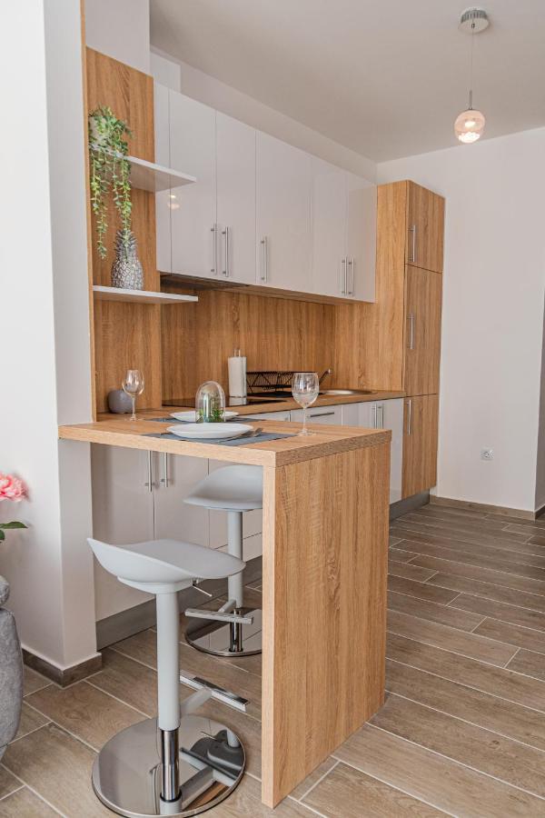Jacuzzi - Flexible Selfcheckins 20 - Zagreb - Luxury - Garage - Smart - Brand New - Apartments Repinc Exterior foto