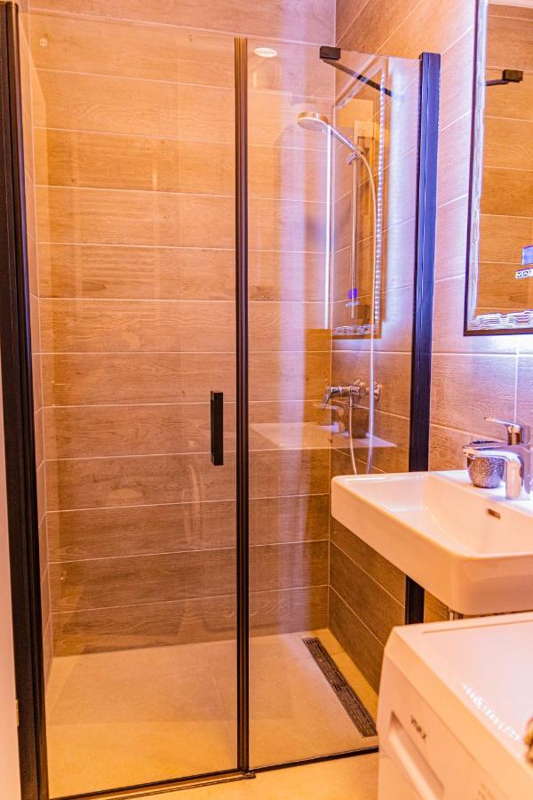 Jacuzzi - Flexible Selfcheckins 20 - Zagreb - Luxury - Garage - Smart - Brand New - Apartments Repinc Exterior foto
