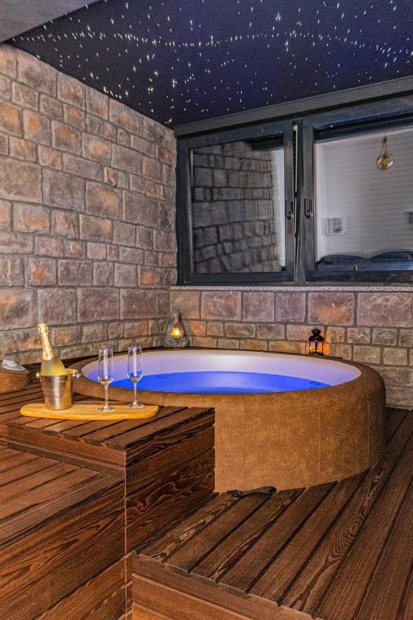 Jacuzzi - Flexible Selfcheckins 20 - Zagreb - Luxury - Garage - Smart - Brand New - Apartments Repinc Exterior foto