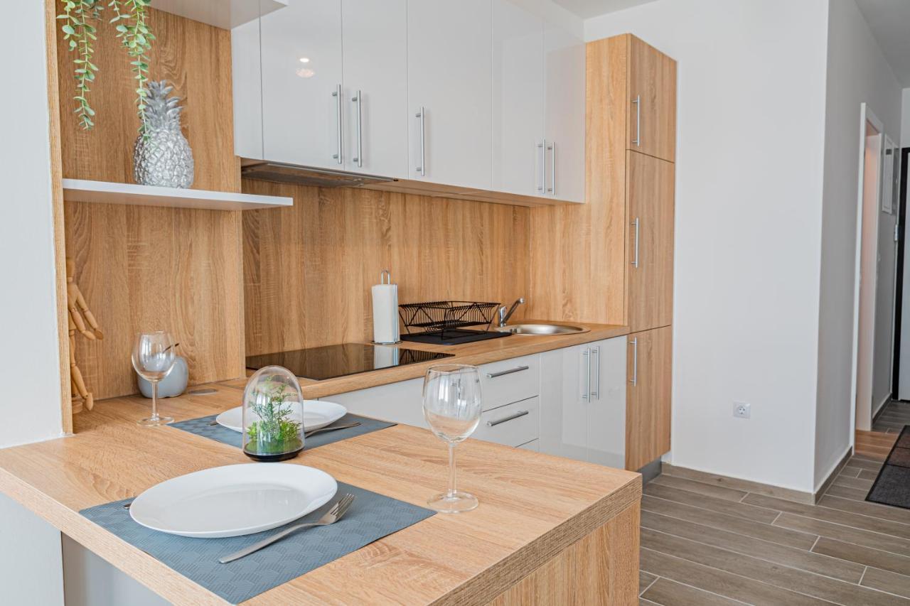 Jacuzzi - Flexible Selfcheckins 20 - Zagreb - Luxury - Garage - Smart - Brand New - Apartments Repinc Exterior foto